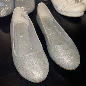Adorable Silver Ballet Flats. 8